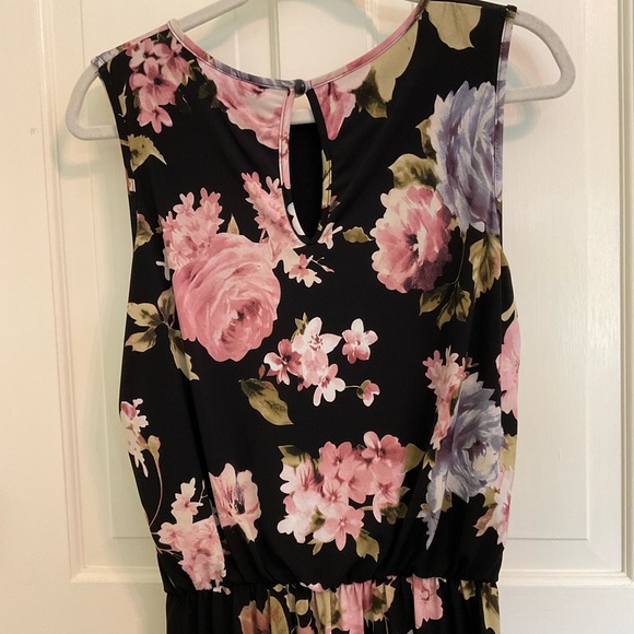 NWT. Jenny Boston Floral Jumpsuit - Picture 2 of 3